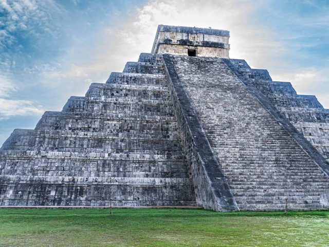 https://babaholidays.unicorntechnology.co/wp-content/uploads/2024/12/ChichenItza-1-640x480.jpg