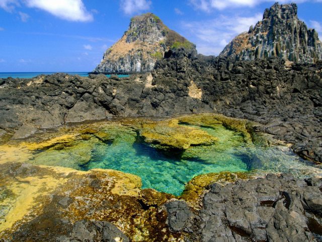 https://babaholidays.unicorntechnology.co/wp-content/uploads/2024/12/Fernando-de-Noronha-640x480.jpg