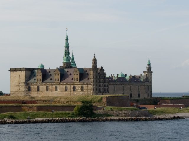 https://babaholidays.unicorntechnology.co/wp-content/uploads/2024/12/Kronborg-Castle-640x480.jpg