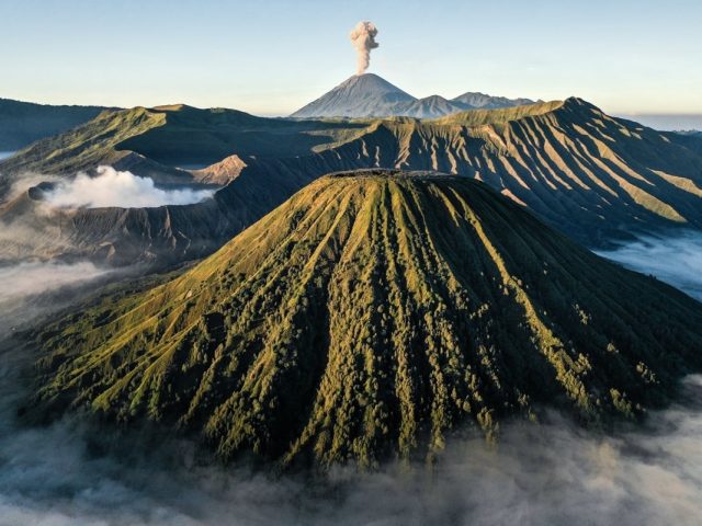 https://babaholidays.unicorntechnology.co/wp-content/uploads/2024/12/Mountbromo-640x480.jpg