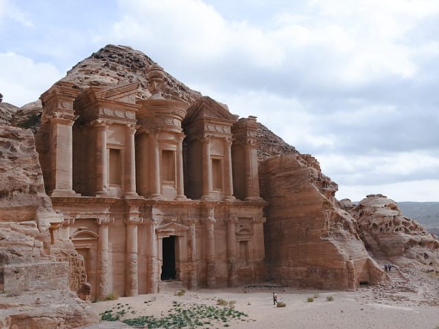 https://babaholidays.unicorntechnology.co/wp-content/uploads/2024/12/Petra-640x480.jpg