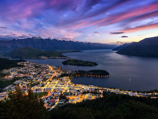 https://babaholidays.unicorntechnology.co/wp-content/uploads/2024/12/Queenstown-640x480.jpg