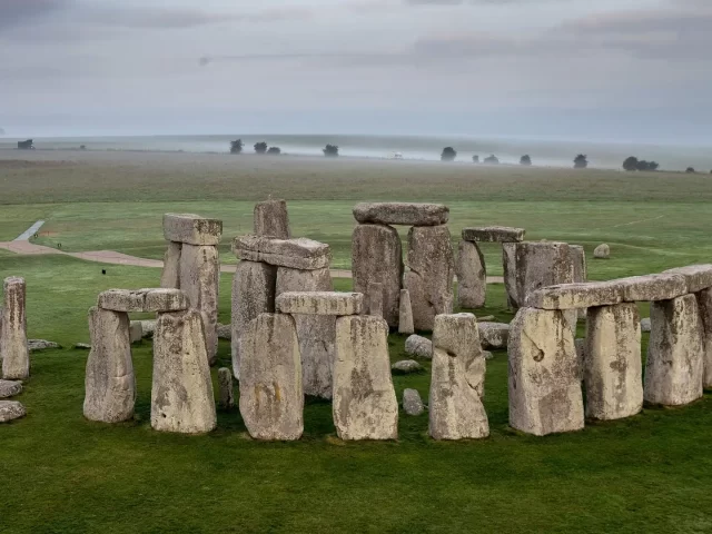 https://babaholidays.unicorntechnology.co/wp-content/uploads/2024/12/Stonehenge1-640x480.webp