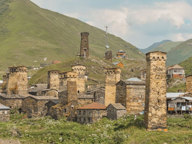 https://babaholidays.unicorntechnology.co/wp-content/uploads/2024/12/Svaneti-1-640x480.jpg