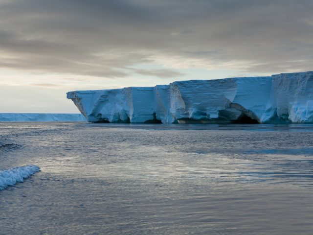 https://babaholidays.unicorntechnology.co/wp-content/uploads/2024/12/The-Ross-Ice-Shelf-640x480.jpeg